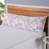 Fronha Capa para Travesseiro Grande Fofuxão Colorê 1 Peça 1,46m x 46cm 100% Poliéster Microfibra Com Zíper