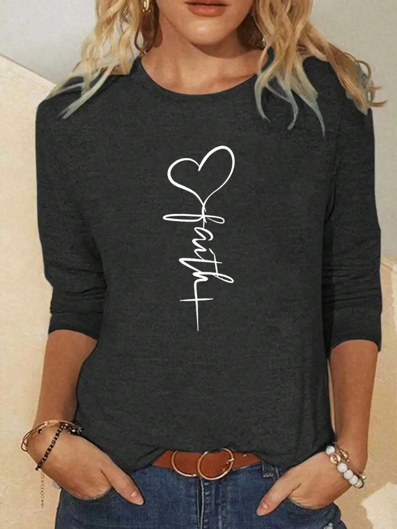 Blusa Feminina de Manga Longa Solta com Decote Redondo Elegante em Poliéster Tricotado com Padrão de Corações para Outono e Inverno - Imagem 5